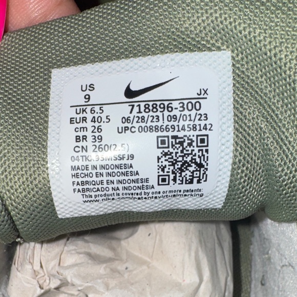 Nike Women's Air Max⭐️ - Picture 4 of 6